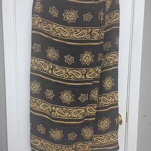 Chaus Black and Gold Floral Skirt